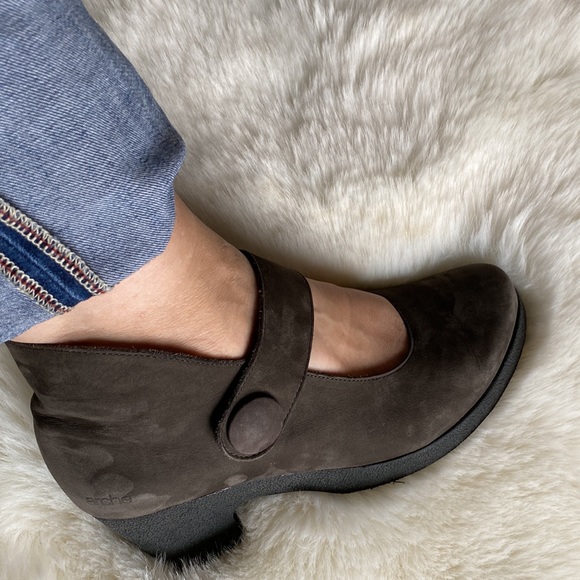 ARCHE WOMEN SUPER CUTE MARY-JANE STYLE BROWN SUEDE HERL SHOE SIZE 40 - Picture 9 of 9